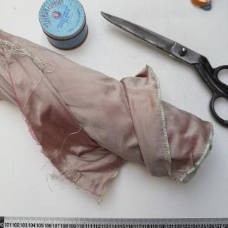 Nádherné deadstock dupiony z pravého morušového hedvábí jste nám vzali docela šmahem, moc za to děkujeme! A pro ty, co...